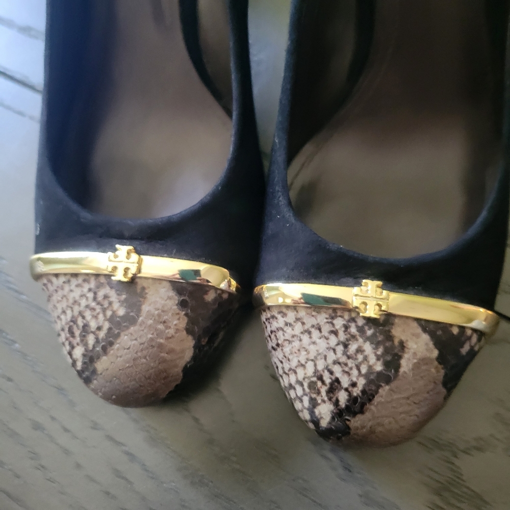 Tory Burch Black Suede Snake Cap Toe Pacey Pumps shoes - Picture 3 of 8